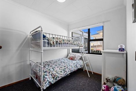 Photo of property in 19 Tukapa Street, Westown, New Plymouth, 4310