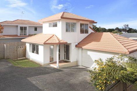 Photo of property in 2/1 Mossop Rise, Glenfield, Auckland, 0629