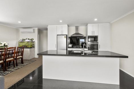 Photo of property in 24 Ships Cove, Whitby, Porirua, 5024