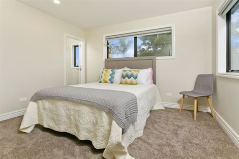 Photo of property in 7a Heathcote Road, Castor Bay, Auckland, 0620