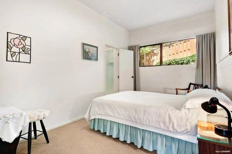 Photo of property in 20 Carole Crescent, Pakuranga, Auckland, 2010