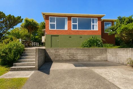 Photo of property in 30 Montgomery Avenue, Karori, Wellington, 6012