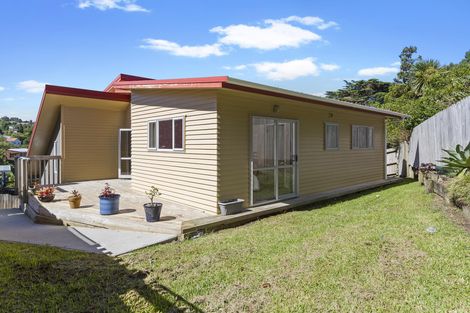 Photo of property in 10c Earl Road, Titirangi, Auckland, 0604