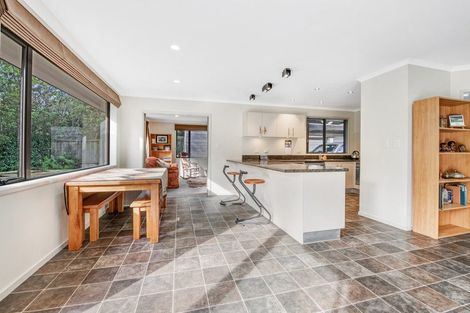 Photo of property in 42 Manuka Grove, Helensville, 0875