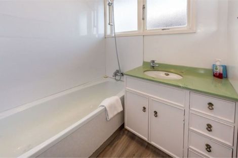 Photo of property in 201 Memorial Avenue, Burnside, Christchurch, 8053