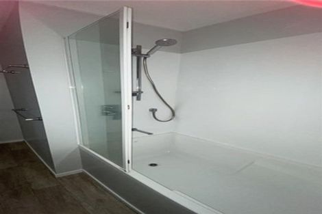 Photo of property in 2/10 Tulloch Place, Conifer Grove, Takanini, 2112