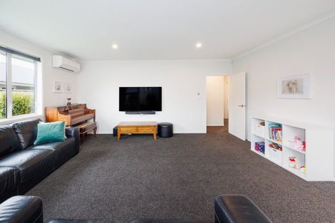 Photo of property in 46 Peppertree Glade, Kelvin Grove, Palmerston North, 4414