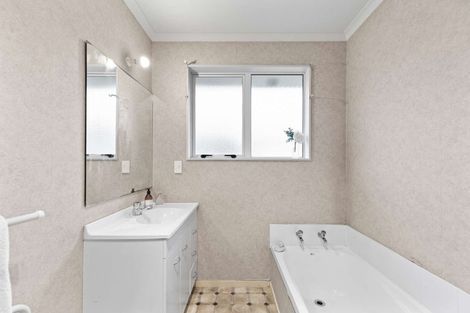 Photo of property in 5 Boston Parade, Kelvin Grove, Palmerston North, 4414