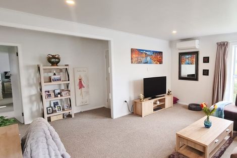 Photo of property in 4 Hallewell Crescent, Johnsonville, Wellington, 6037