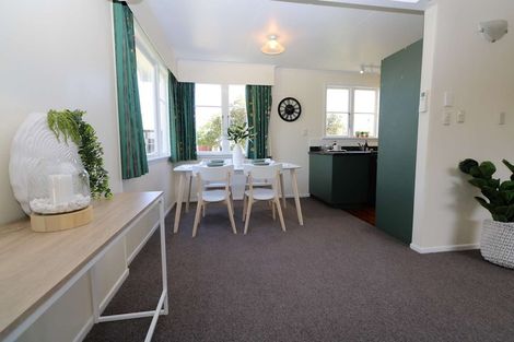 Photo of property in 6 Lincoln Road, Carterton, 5713