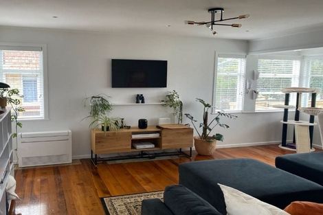 Photo of property in 1/11 Shortt Avenue, Mangere Bridge, Auckland, 2022