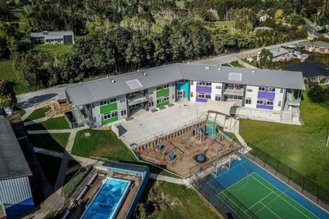 Photo of property in 32 Jane Maree Road, Kumeu, 0810