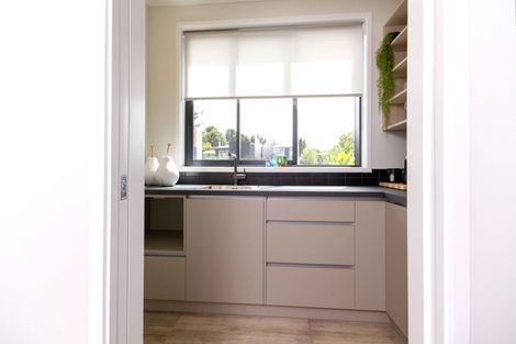 Photo of property in 230 Park Estate Road, Rosehill, Papakura, 2113