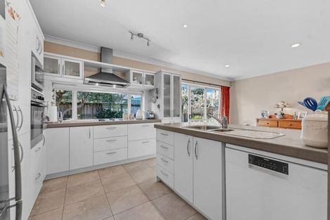 Photo of property in 48 Aberdeen Crescent, Wattle Downs, Auckland, 2103