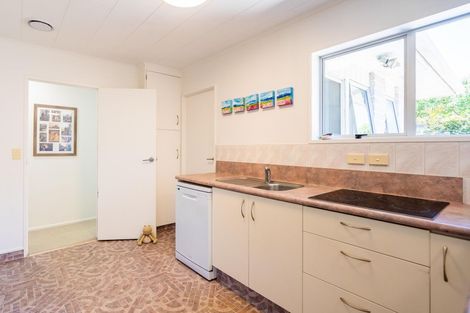 Photo of property in 24 Rewarewa Crescent, Waikanae, 5036