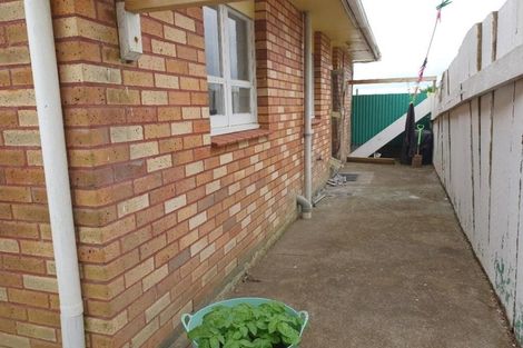 Photo of property in 33 Findlay Street, Moturoa, New Plymouth, 4310