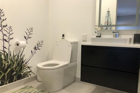 Photo of property in 2/2 Lynngate Place, Hillcrest, Auckland, 0627