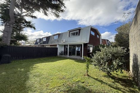 Photo of property in 8e Montgomery Crescent, Clouston Park, Upper Hutt, 5018