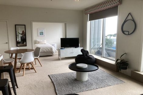 Photo of property in 22 Liardet Apartments, 203/22 Liardet Street, New Plymouth, 4310