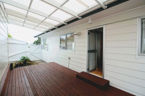 Photo of property in 1/12 Sherwood Avenue, Te Atatu South, Auckland, 0610