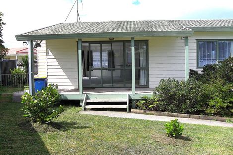 Photo of property in 30 Loughanure Place, Massey, Auckland, 0614