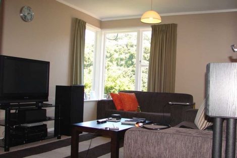 Photo of property in 19 Creswick Terrace, Northland, Wellington, 6012