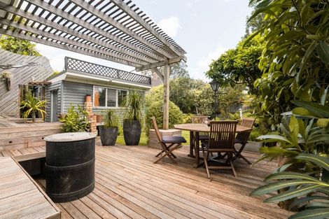 Photo of property in 21 Willow Street, Tauranga, 3110