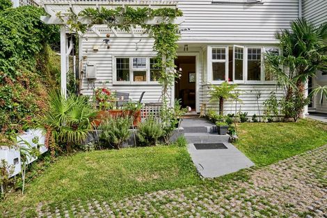 Photo of property in 2b Wilkinson Street, Oriental Bay, Wellington, 6011