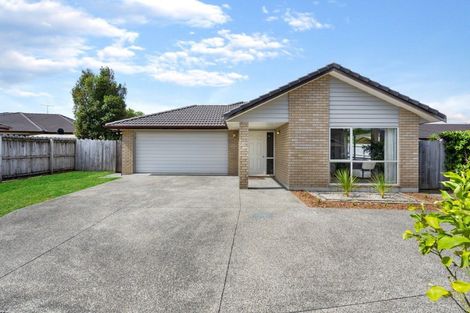 Photo of property in 25 Saltwood Street, Red Beach, 0932