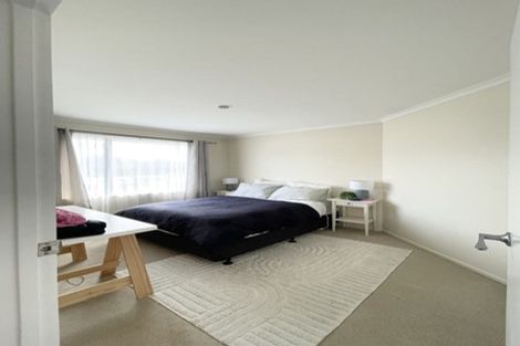 Photo of property in 38 Hewlett Road, Massey, Auckland, 0614