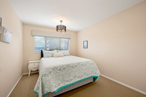 Photo of property in 77 San Marino Drive West, Henderson, Auckland, 0612