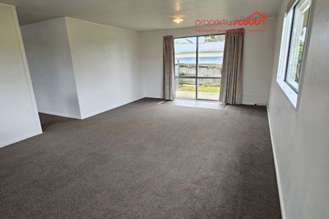 Photo of property in 71 Queenwood Road, Levin, 5510
