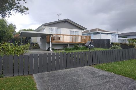 Photo of property in 2/44 Granville Drive, Massey, Auckland, 0614