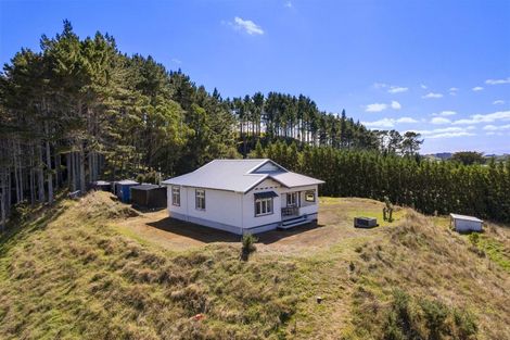 Photo of property in 1106 Egmont Road, Egmont Village, New Plymouth, 4372