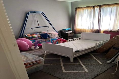 Photo of property in 57 Holmes Drive South, Massey, Auckland, 0614