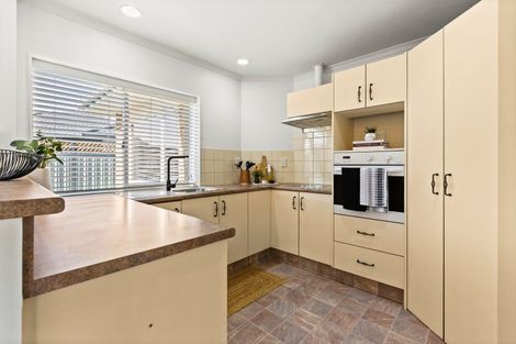 Photo of property in 7 Forbury Way, Taradale, Napier, 4112