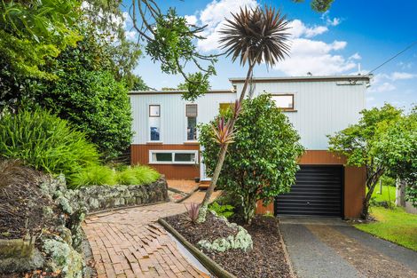 Photo of property in 12 De Val Drive, Titirangi, Auckland, 0604