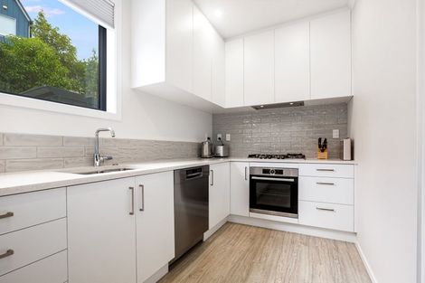 Photo of property in 21 Koreke Close, Kenepuru, Porirua, 5022