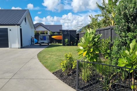 Photo of property in 128 Kupe Drive, Whitianga, 3510