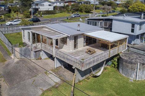 Photo of property in 30 Holiday Road, Stanmore Bay, Whangaparaoa, 0932