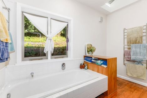 Photo of property in 16 Walter Road, Lowry Bay, Lower Hutt, 5013