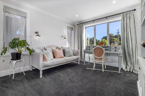 Photo of property in 2 Otaihanga Road, Paraparaumu Beach, Paraparaumu, 5032