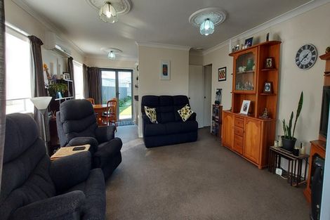 Photo of property in 212 Waihi Road, Hawera, 4610