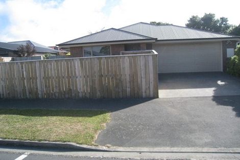 Photo of property in 16 Lindores Street, Addington, Christchurch, 8024