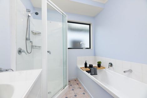 Photo of property in 18a Poto Street, Te Atatu South, Auckland, 0610