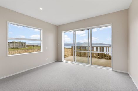 Photo of property in 24 Grumman Lane, Newlands, Wellington, 6037