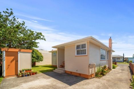Photo of property in 6 Murray Avenue, Hawera, 4610
