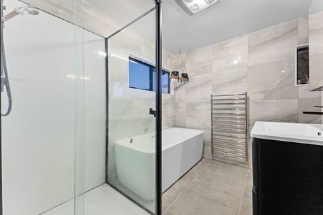 Photo of property in 1 Relko Crescent, Torbay, Auckland, 0630
