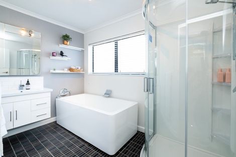 Photo of property in 105 James Cook Street, Havelock North, 4130