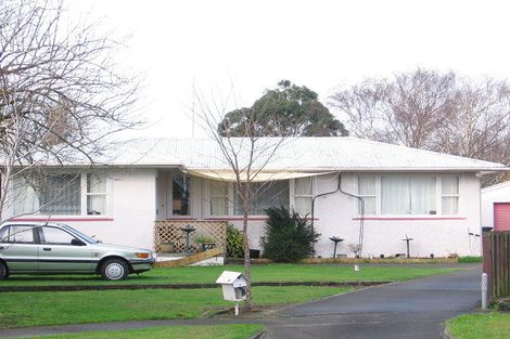 Photo of property in 27 Mokau Place, Terrace End, Palmerston North, 4410